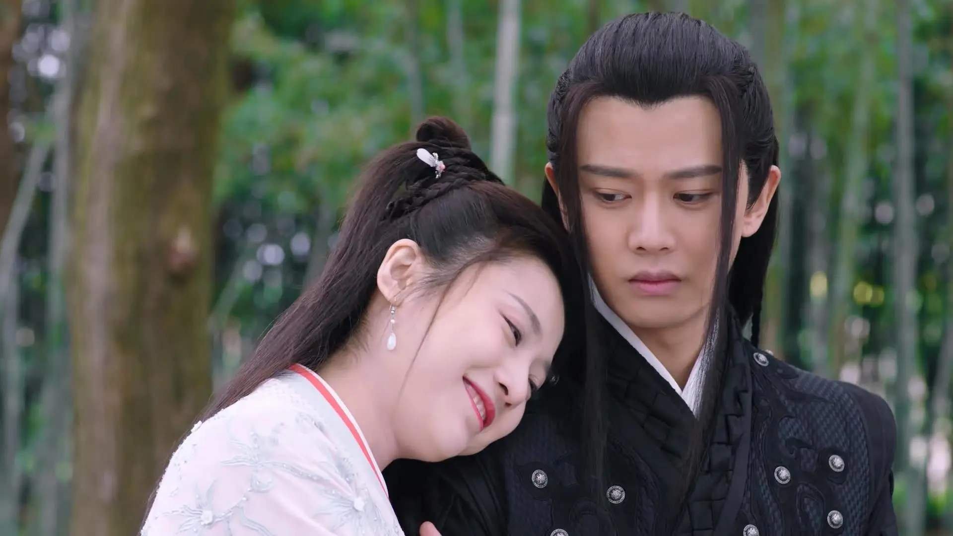 随机步行者球员自资创办青年训练营，支持家乡青训，步行者训练馆