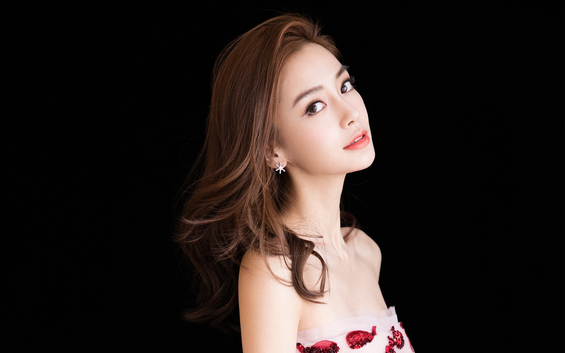 随机布里斯托城后防线被连轰，主帅倍感头疼，布里斯托是哪