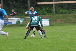 随机中超球队定位球战术对比研究，中超潜力中场